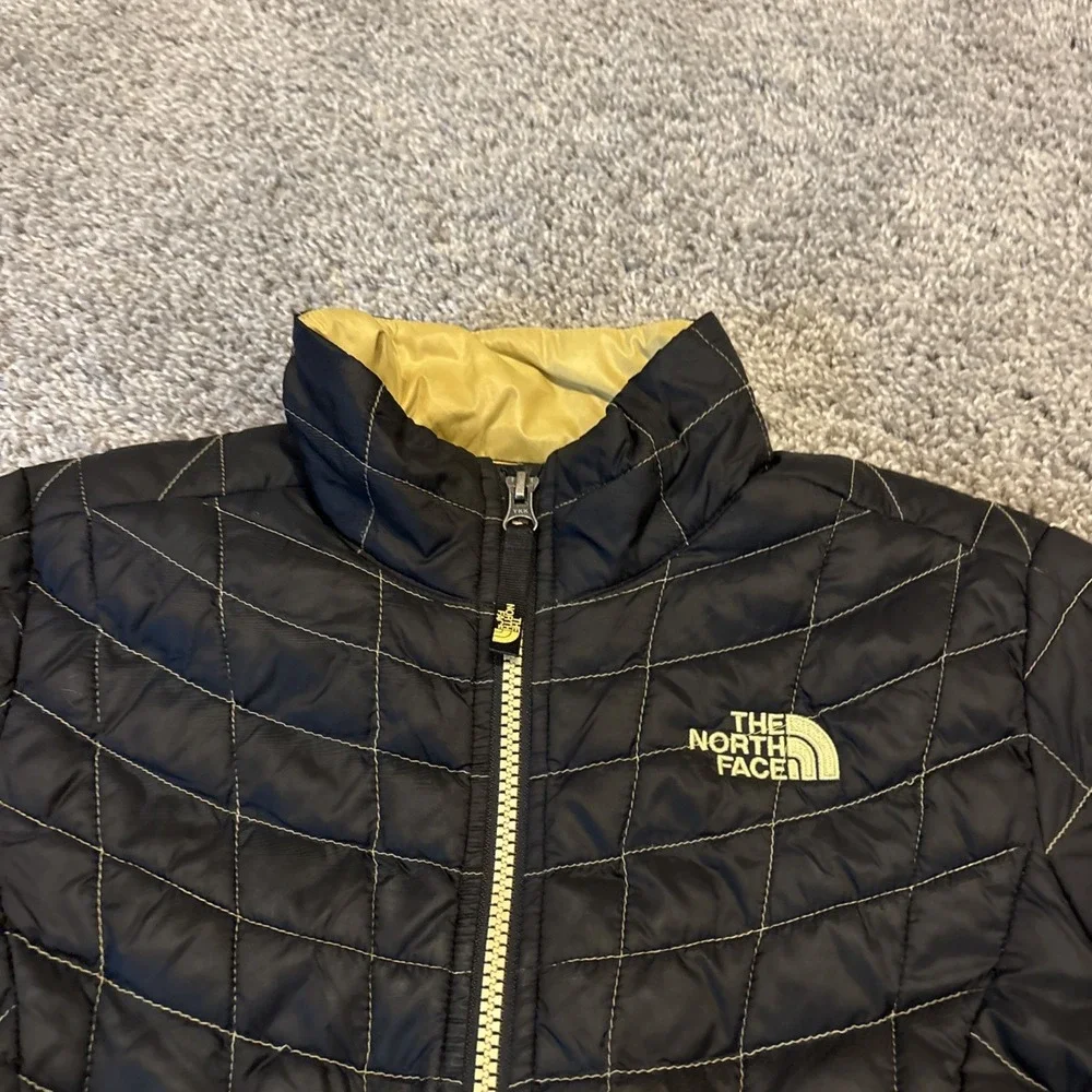 The North Face Girls Thermoball Eco Puffer Jacket Black Gold Size Medium 10/12